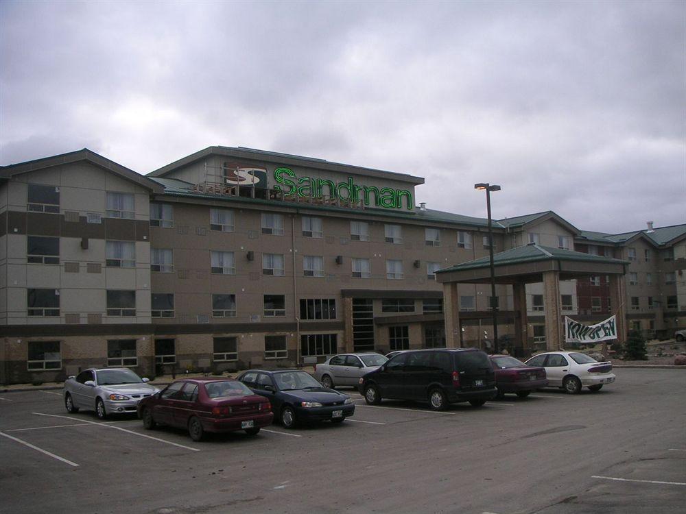 Hotel Sandman & Airport